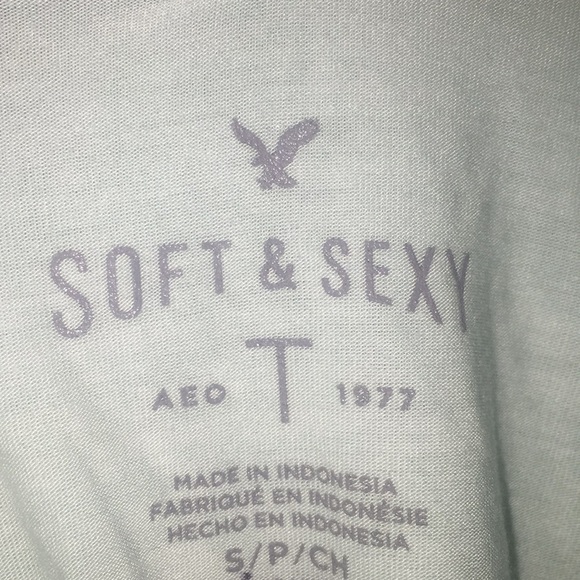 American Eagle cold shoulder top - Picture 3 of 3